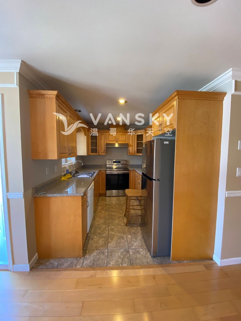 221228190810_02 Kitchen.jpg